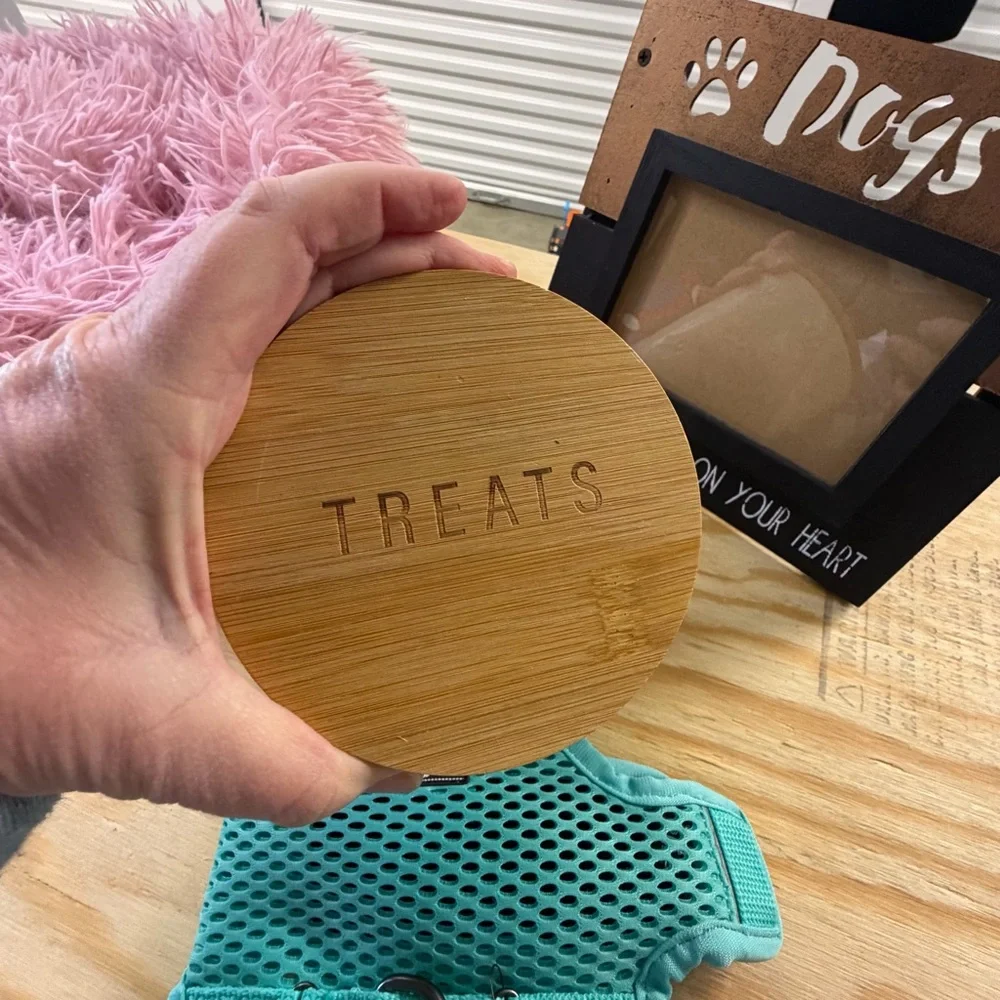 New Puppy Bundle – Small Dog Cozy‎ Bed & Starter Accessories